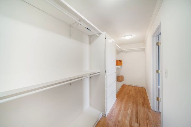 1019 Rockland Road, Lake Bluff, IL 60044