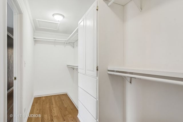 1019 Rockland Road, Lake Bluff, IL 60044