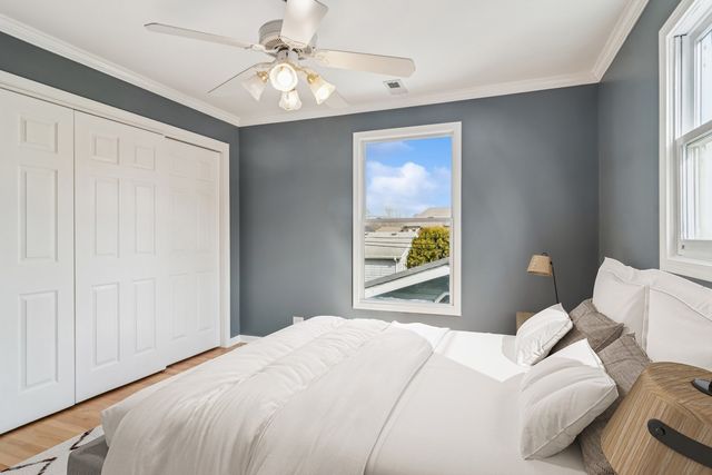 1019 Rockland Road, Lake Bluff, IL 60044