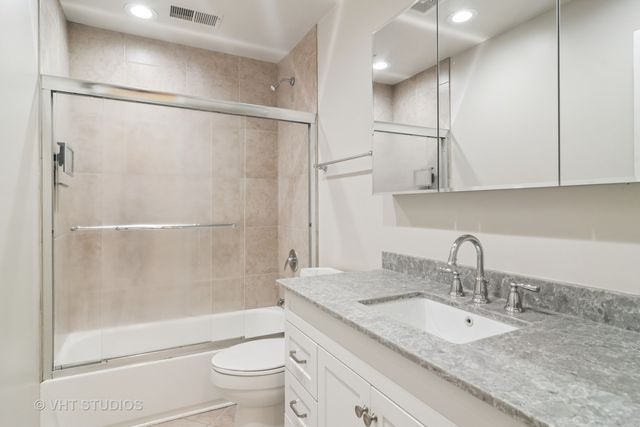 1019 Rockland Road, Lake Bluff, IL 60044