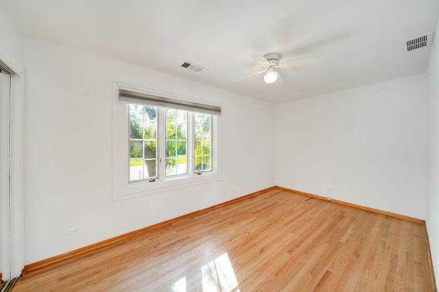 1019 Rockland Road, Lake Bluff, IL 60044