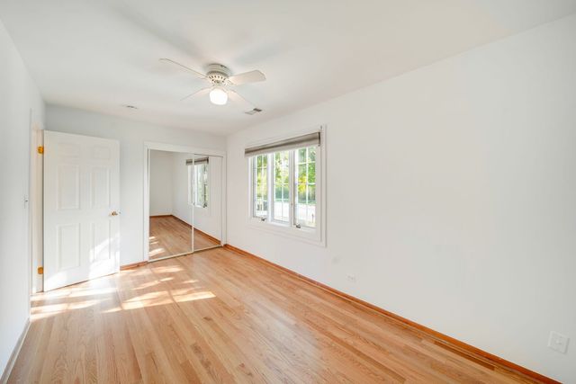 1019 Rockland Road, Lake Bluff, IL 60044