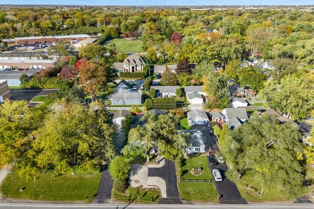 1019 Rockland Road, Lake Bluff, IL 60044