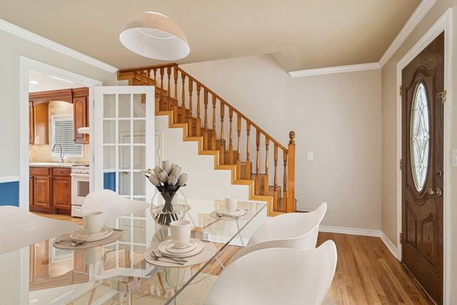 1019 Rockland Road, Lake Bluff, IL 60044