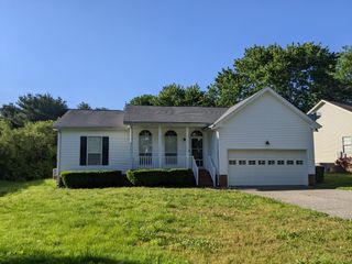 232 Huntington Dr, Gallatin, TN 37066