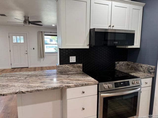 103 Amber, Comfort, TX 78013