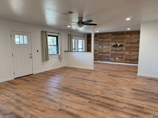 103 Amber, Comfort, TX 78013