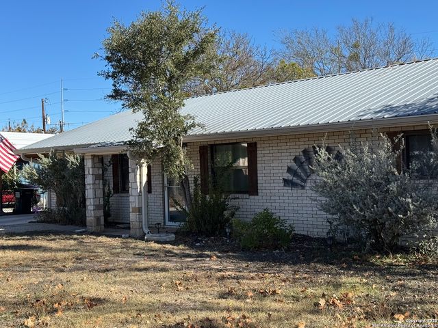 103 Amber, Comfort, TX 78013