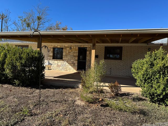 103 Amber, Comfort, TX 78013