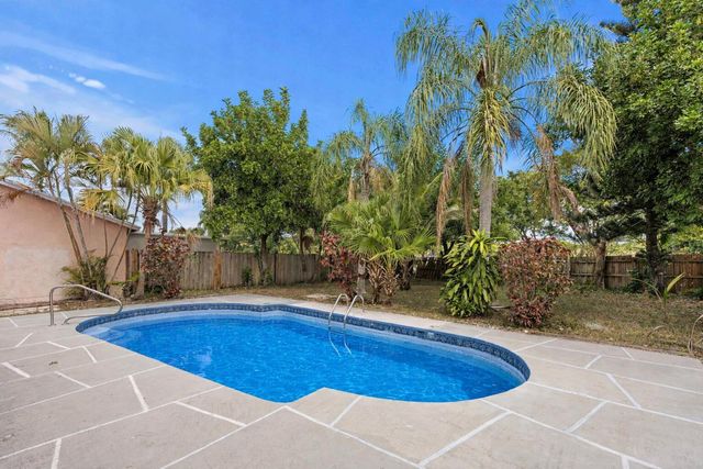 5949 Westfall Road, Lake Worth, FL 33463