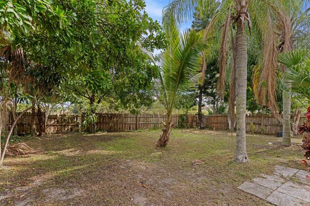 5949 Westfall Road, Lake Worth, FL 33463