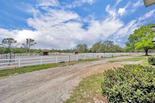 3287 N COUNTY ROAD 426, Geneva, FL 32732