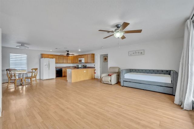 3287 N COUNTY ROAD 426, Geneva, FL 32732