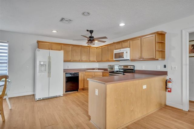 3287 N COUNTY ROAD 426, Geneva, FL 32732