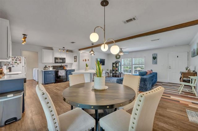 3287 N COUNTY ROAD 426, Geneva, FL 32732