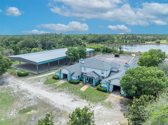 3287 N COUNTY ROAD 426, Geneva, FL 32732
