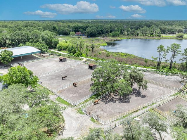 3287 N COUNTY ROAD 426, Geneva, FL 32732