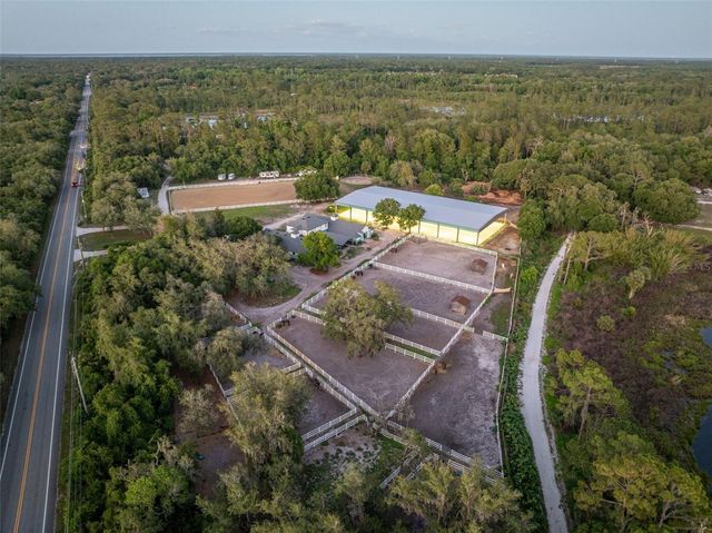 3287 N COUNTY ROAD 426, Geneva, FL 32732