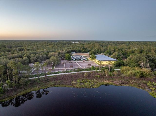3287 N COUNTY ROAD 426, Geneva, FL 32732