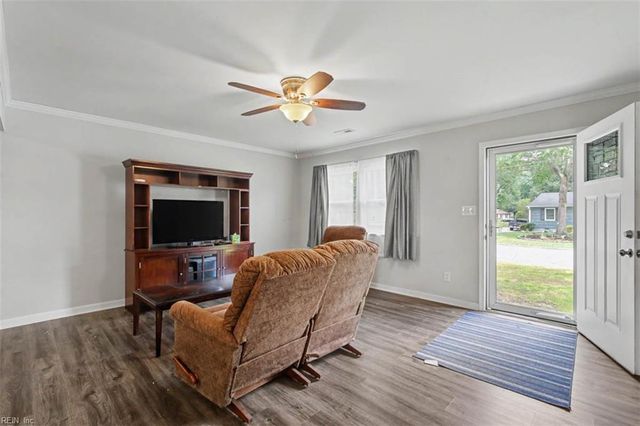 207 Robinson DR, Newport News, VA 23601