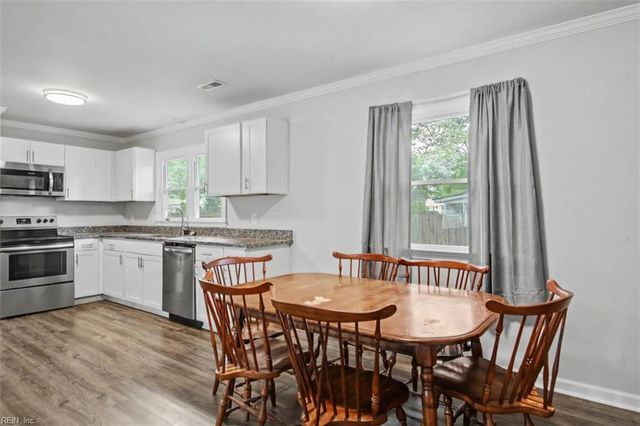 207 Robinson DR, Newport News, VA 23601