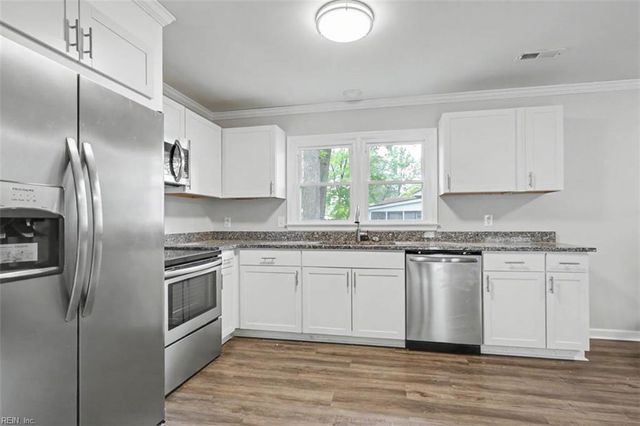 207 Robinson DR, Newport News, VA 23601