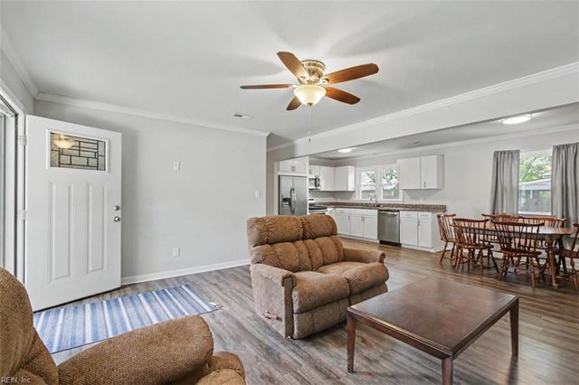 207 Robinson DR, Newport News, VA 23601