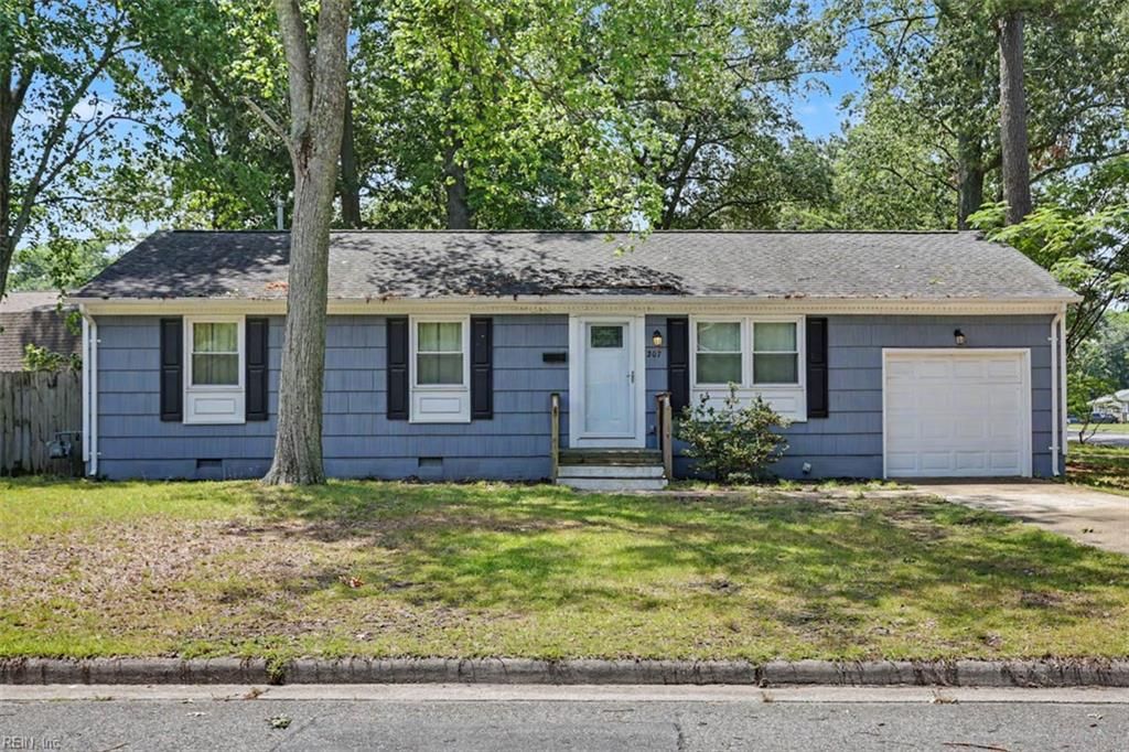207 Robinson DR, Newport News, VA 23601