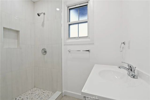 11006 S Truro, Inglewood, CA 90304