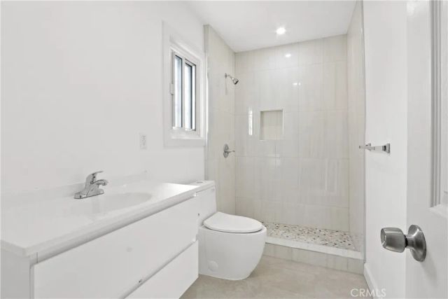 11006 S Truro, Inglewood, CA 90304