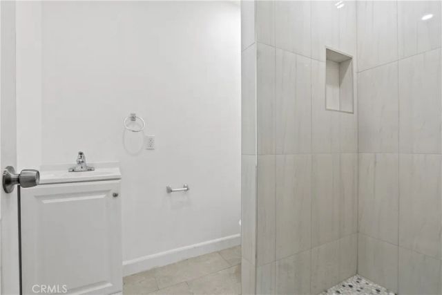 11006 S Truro, Inglewood, CA 90304