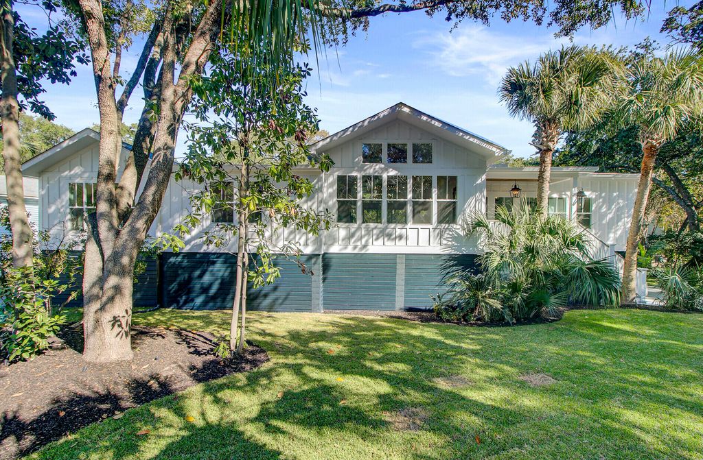 Image 11 of property listing at 257 Forest Trail, Isle Of Palms, SC 29451