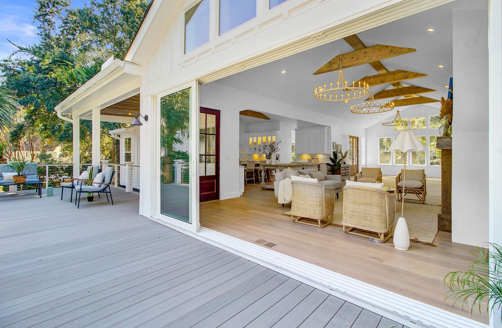 Image 12 of property listing at 257 Forest Trail, Isle Of Palms, SC 29451