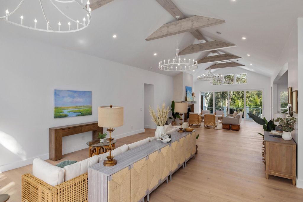 Image 17 of property listing at 257 Forest Trail, Isle Of Palms, SC 29451