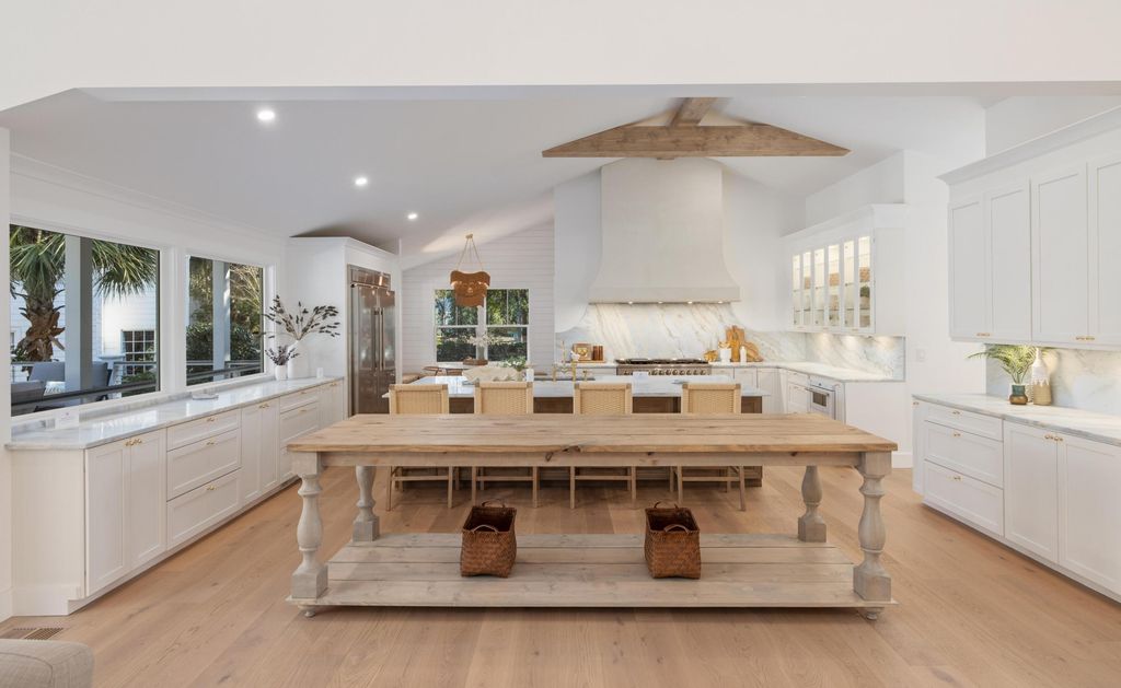 Image 21 of property listing at 257 Forest Trail, Isle Of Palms, SC 29451