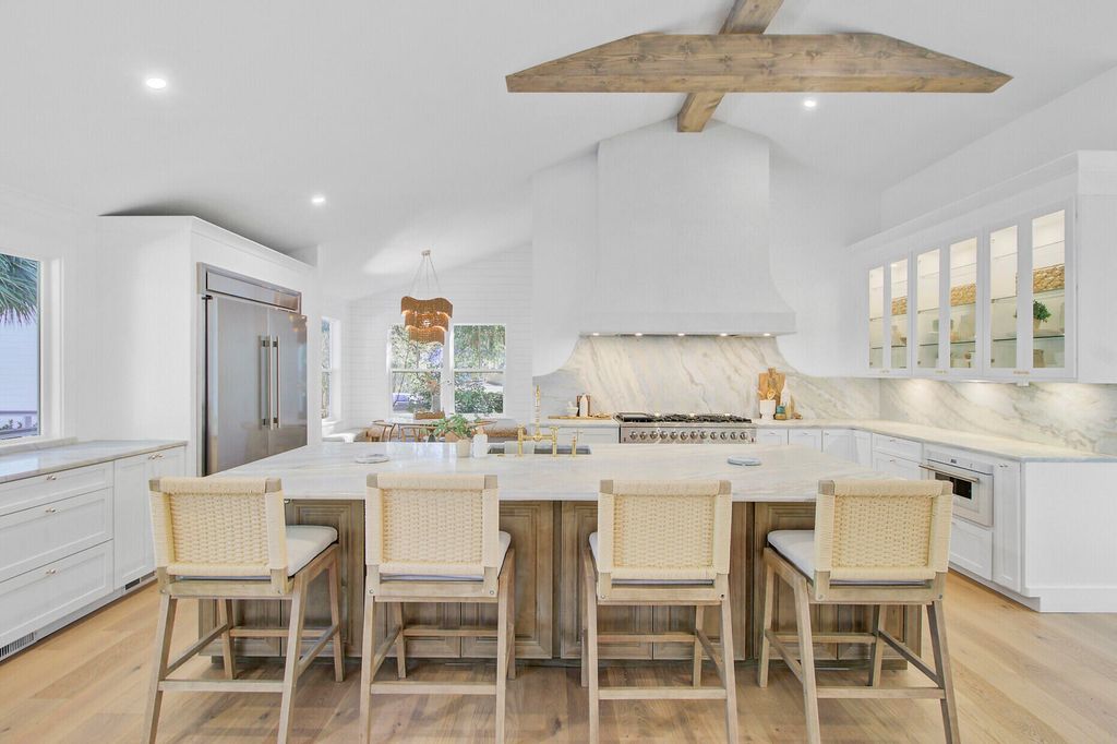 Image 22 of property listing at 257 Forest Trail, Isle Of Palms, SC 29451