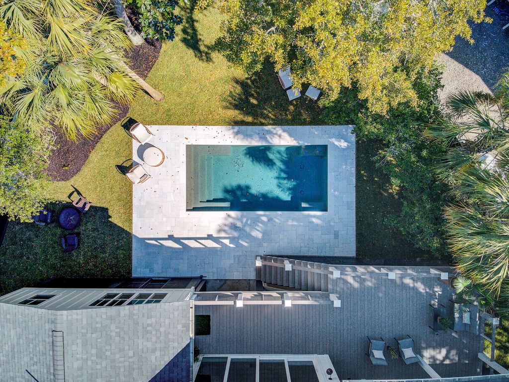 Image 3 of property listing at 257 Forest Trail, Isle Of Palms, SC 29451