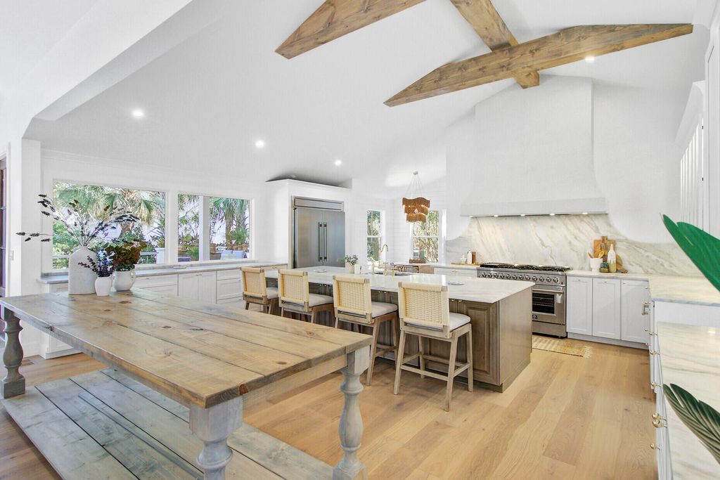 Image 34 of property listing at 257 Forest Trail, Isle Of Palms, SC 29451