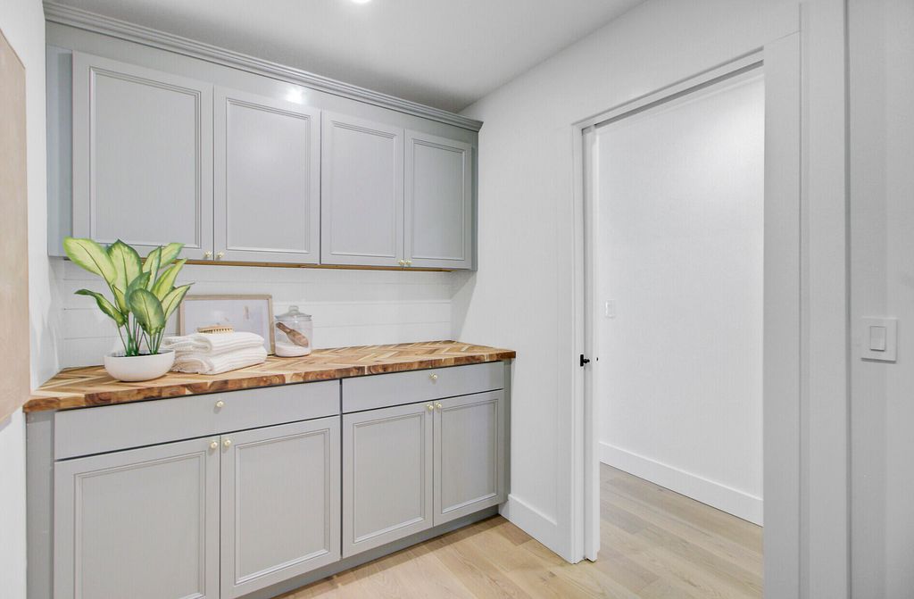 Image 79 of property listing at 257 Forest Trail, Isle Of Palms, SC 29451