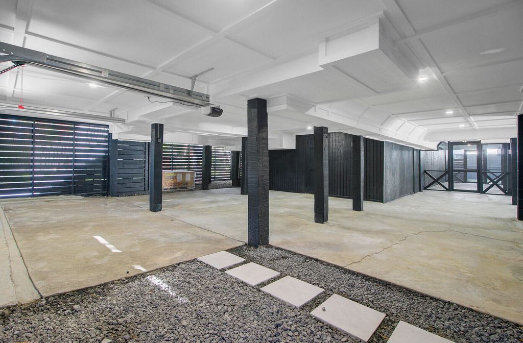 Image 90 of property listing at 257 Forest Trail, Isle Of Palms, SC 29451