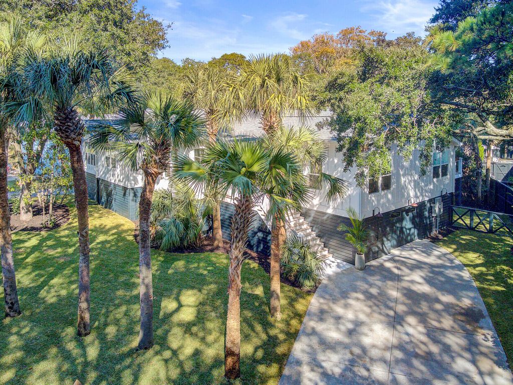 Image 92 of property listing at 257 Forest Trail, Isle Of Palms, SC 29451