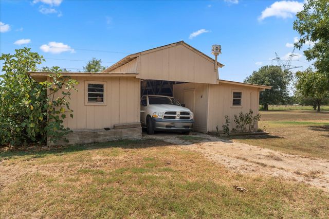 84 Reynolds Lane, Mount Vernon, TX 75457