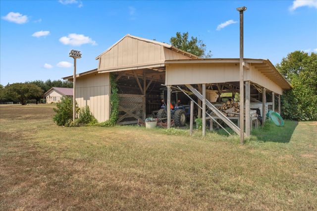 84 Reynolds Lane, Mount Vernon, TX 75457