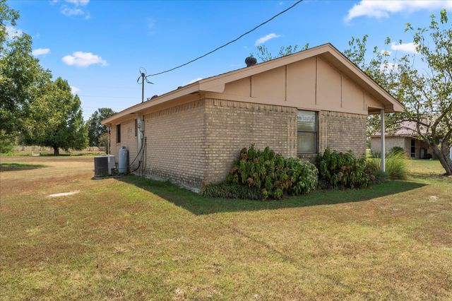 84 Reynolds Lane, Mount Vernon, TX 75457