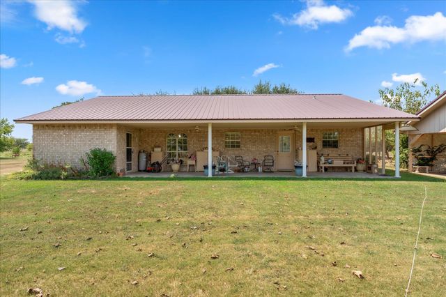84 Reynolds Lane, Mount Vernon, TX 75457