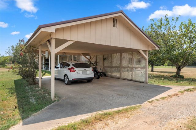 84 Reynolds Lane, Mount Vernon, TX 75457