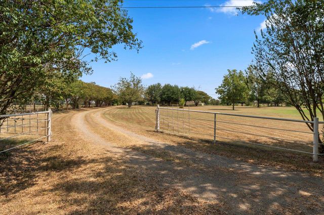 84 Reynolds Lane, Mount Vernon, TX 75457