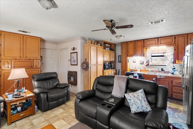 84 Reynolds Lane, Mount Vernon, TX 75457