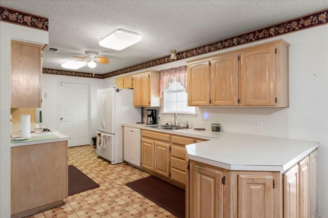 84 Reynolds Lane, Mount Vernon, TX 75457