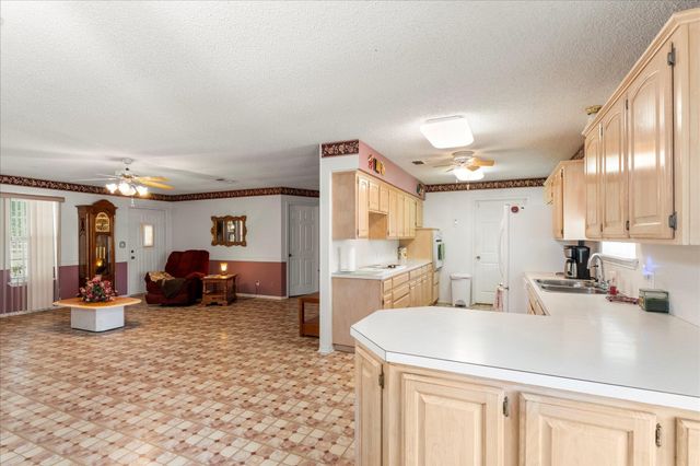 84 Reynolds Lane, Mount Vernon, TX 75457